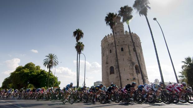 Guía para seguir (y esquivar) la Vuelta Ciclista a España en Sevilla