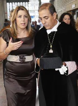 Susana Díaz, junto al rector de la US