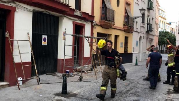 Un accidente laboral destapa una obra sin permiso en una finca particular del Centro de Sevilla