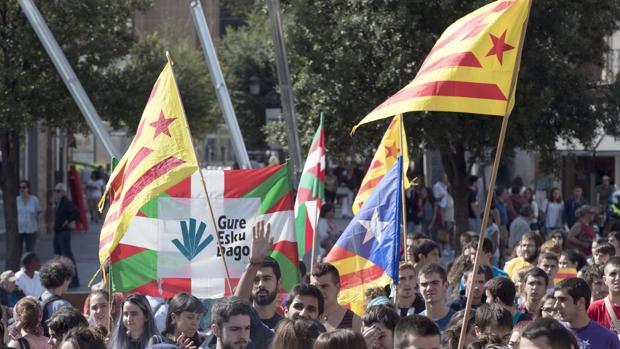 La Cámara de Comercio de Sevilla apoya al Gobierno central ante el desafío separatista en Cataluña