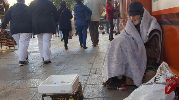 «No bebo ni me drogo. Duermo en la calle porque no tengo más remedio»