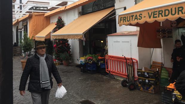 Los mercados de Feria y el Arenal estrenan toldos, cortinas de aire y ventiladores