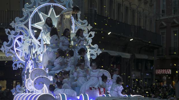 Cabalgata de Reyes Magos de Sevilla 2018: el triunfo de la fugacidad frente al diluvio