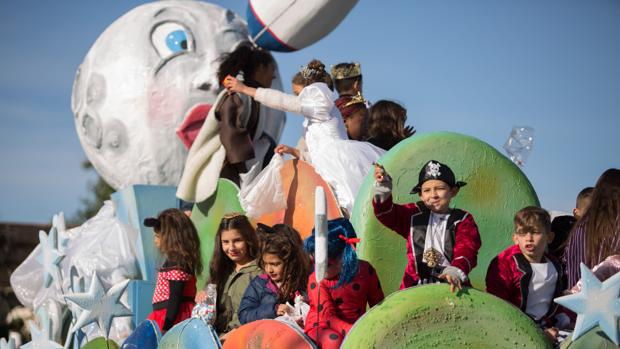 Cabalgata de Reyes Magos de Sevilla: Sus Majestades de Oriente se despidieron barrio a barrio