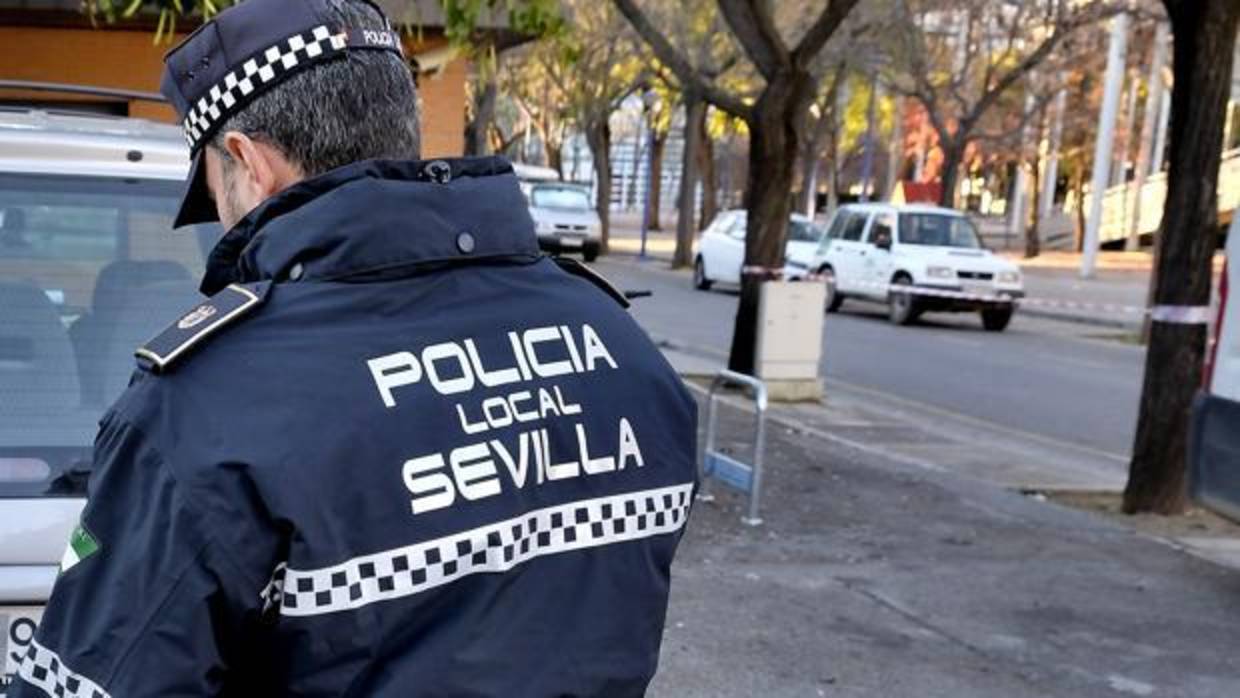 Imagen de archivo de un agente de la Policía Local de Sevilla