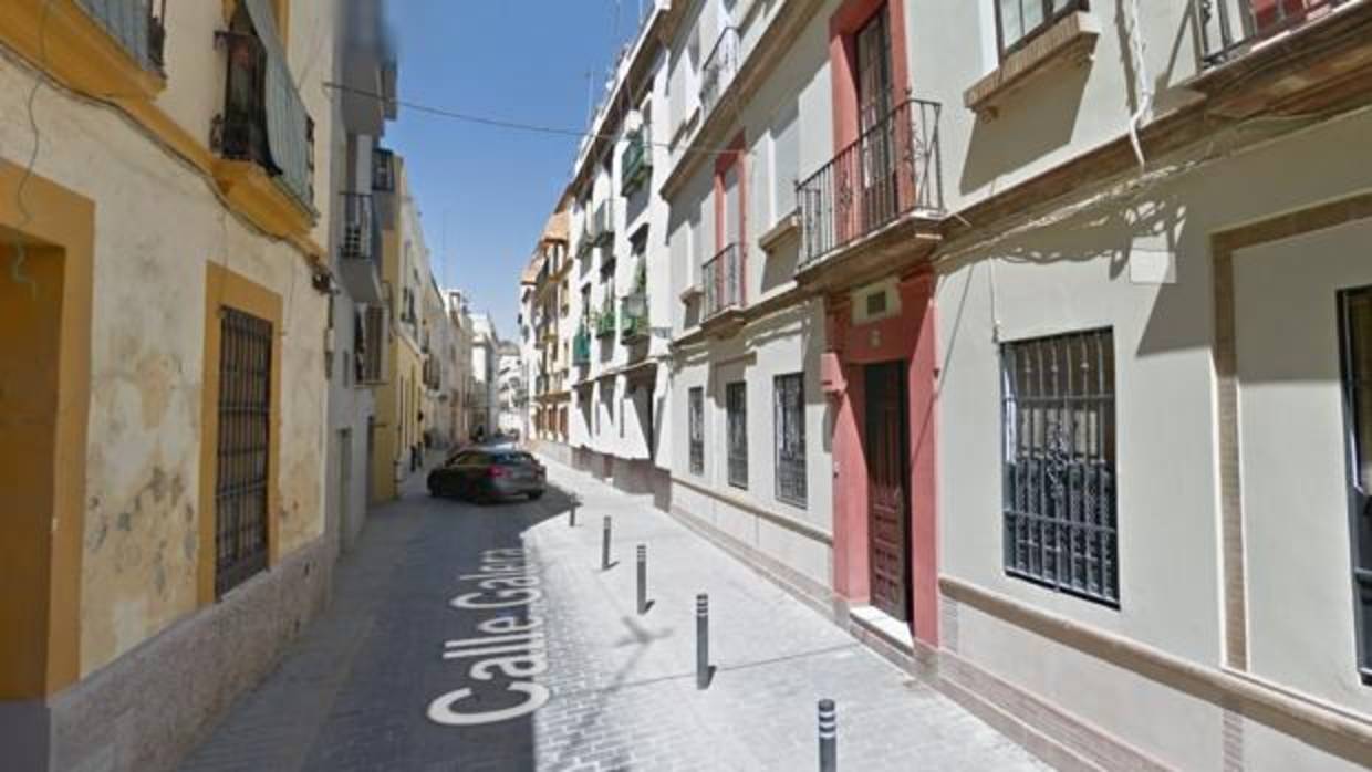 El edificio se encuentra en la calle Galera, en el barrio del Arenal
