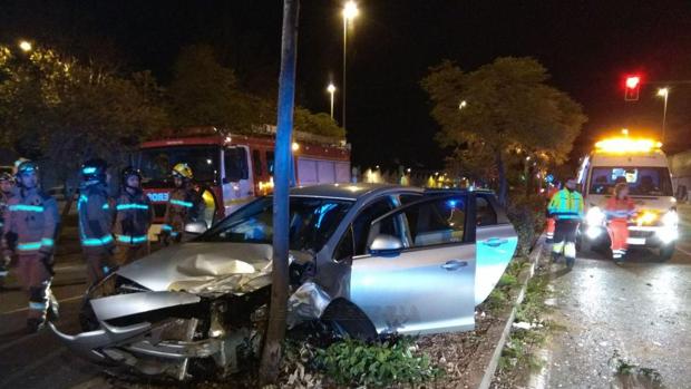 Da positivo en alcohol el conductor de un turismo tras una colisión con tres heridos en Sevilla