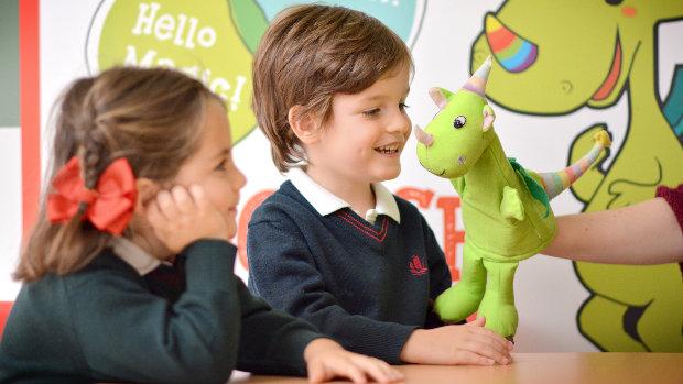 Llega a Sevilla un proyecto pionero para enseñar oratoria en inglés desde los 3 años