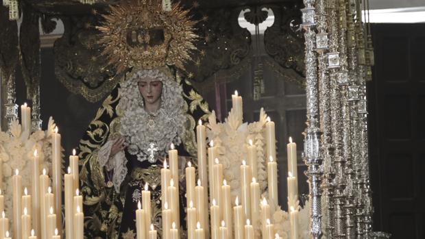 El bullicio ante la Virgen del Rocío por San Pedro