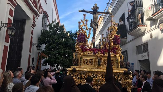 Vïdeo: Salida del misterio del Buen Fin de la parroquia de San Antonio de Padua