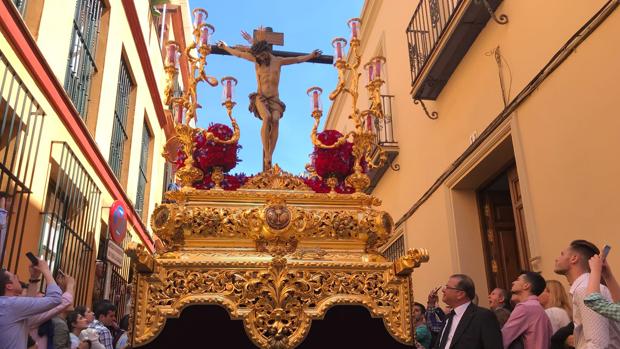 Vídeo: Barrio puro en la salida del Cristo de la Salud de San Bernardo