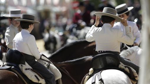 Jóvenes caballistas