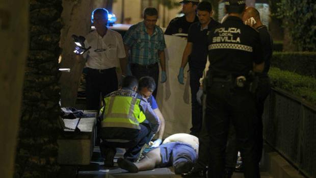 Un jurado popular declara culpable de asesinato al acusado de matar a un indigente en la Plaza Nueva de Sevilla