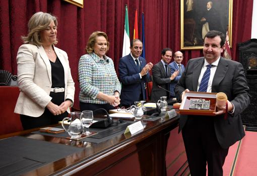 Luis Onieva recibe el Premio a la Transferencia del Conocimiento