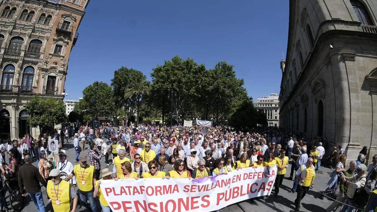 Los pensionistas han vuelto a manifestarse por las calles de Sevilla