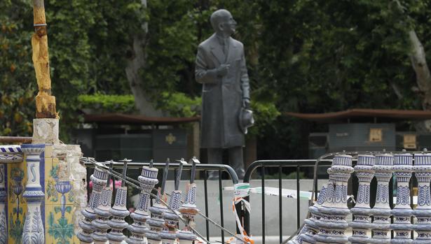El arreglo de la balaustrada de la Plaza de España de Sevilla destrozada por el temporal tardará cuatro meses