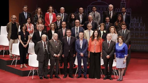 En imágenes, la entrega de las Medallas de Sevilla