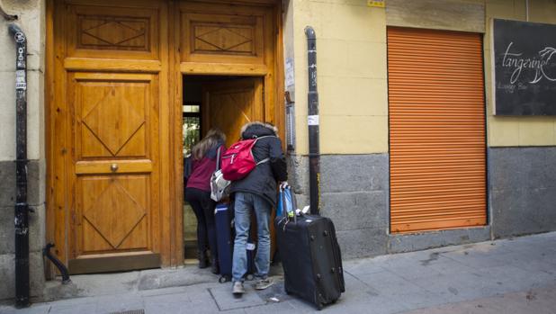 Los vecinos morosos deben 47 millones a sus comunidades en Sevilla