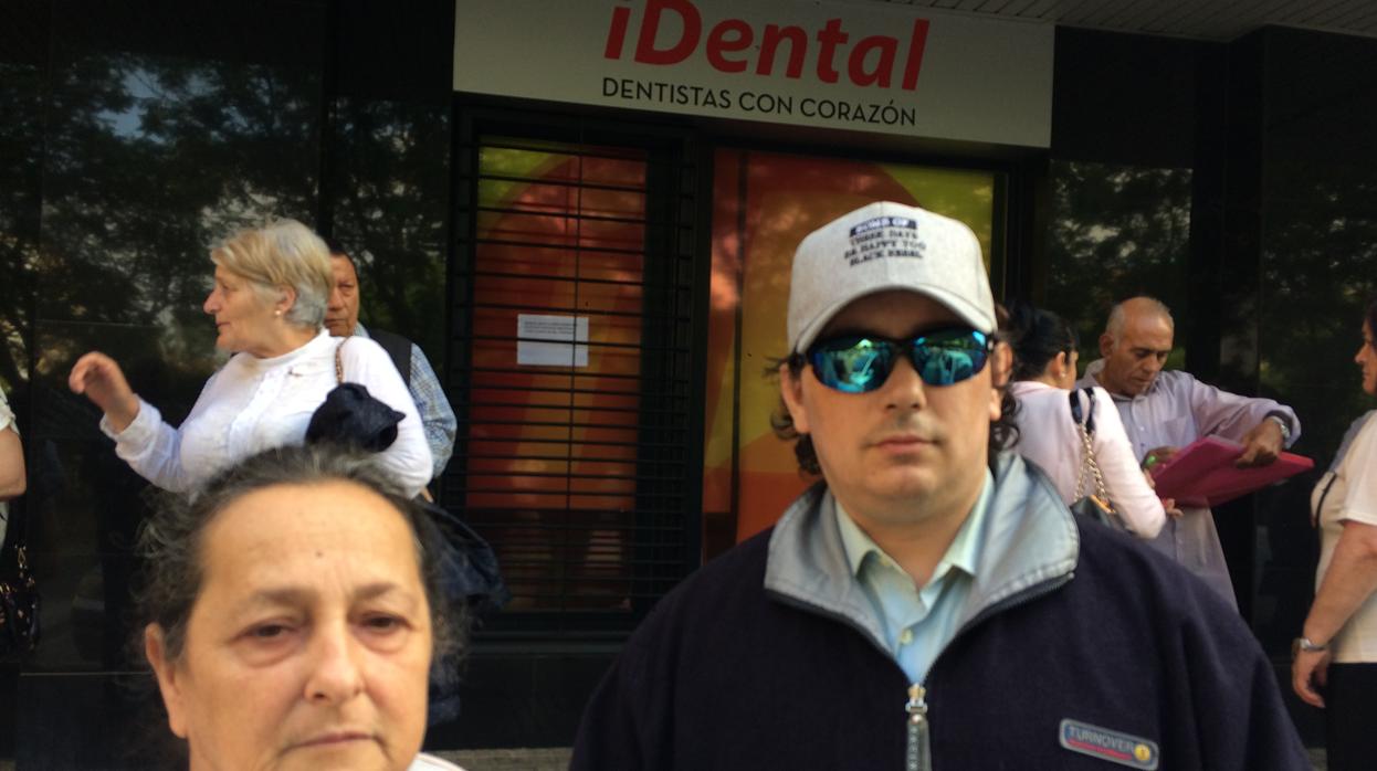 Afectados por el cierre de iDental