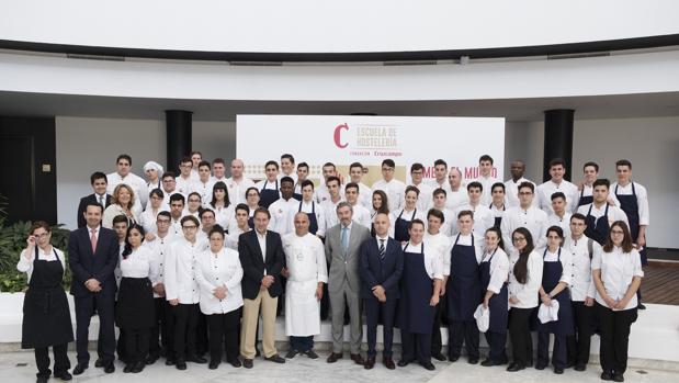 Clase magistral del chef Ángel Léon en la Escuela de Hostelería de la Fundación Cruzcampo de Sevilla