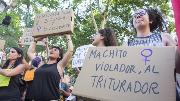 La Manada tendrá que salir mañana a la calle para ir al juzgado de guardia de Sevilla