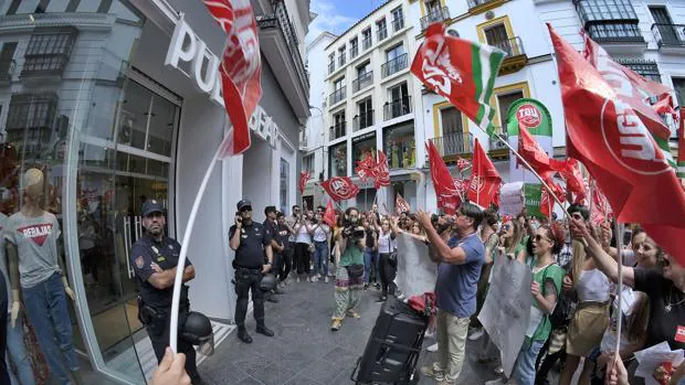 Suspendida la huelga del comercio en Sevilla a la espera de una reunión el lunes