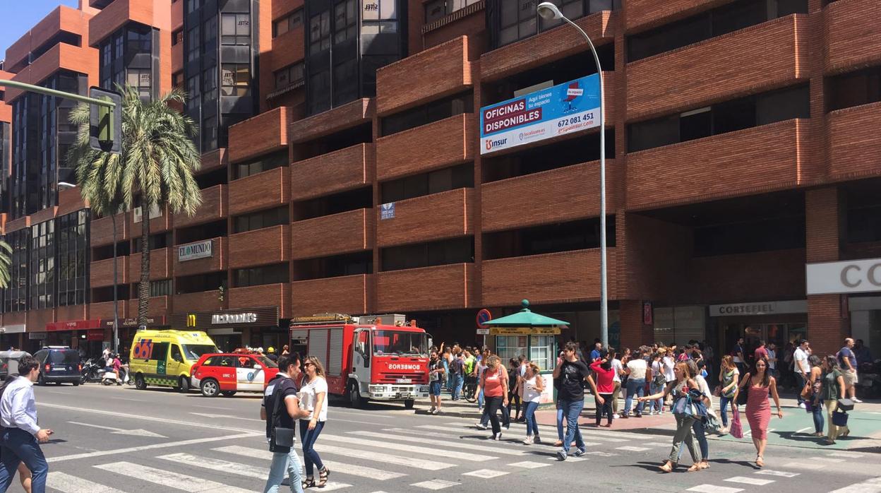 Incendio en un parking junto a República Argentina