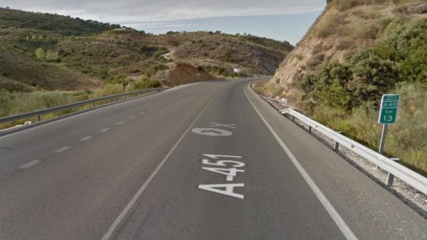 Un motorista fallece al salirse de la vía cuando viajaba por la carretera entre Osuna y El Saucejo