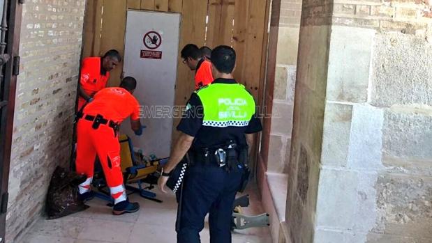 Le salvan la vida a un turista que subió la Giralda de Sevilla y sufrió un infarto