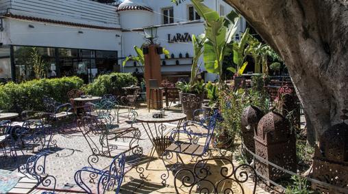 Terraza del restaurante La Raza