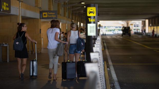 Los taxistas de Sevilla también desconvocan la huelga