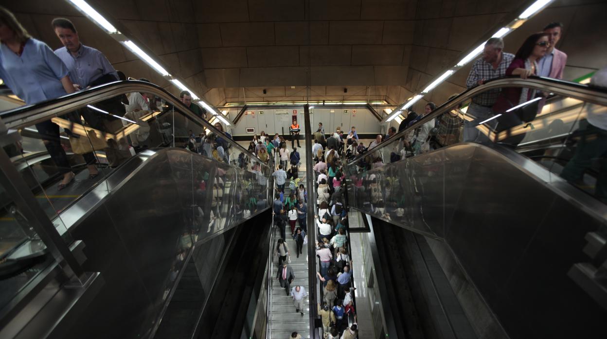 El metro un día de Semana Santa José Galiana