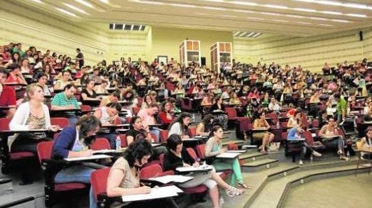 Aula donde se examinan opositores