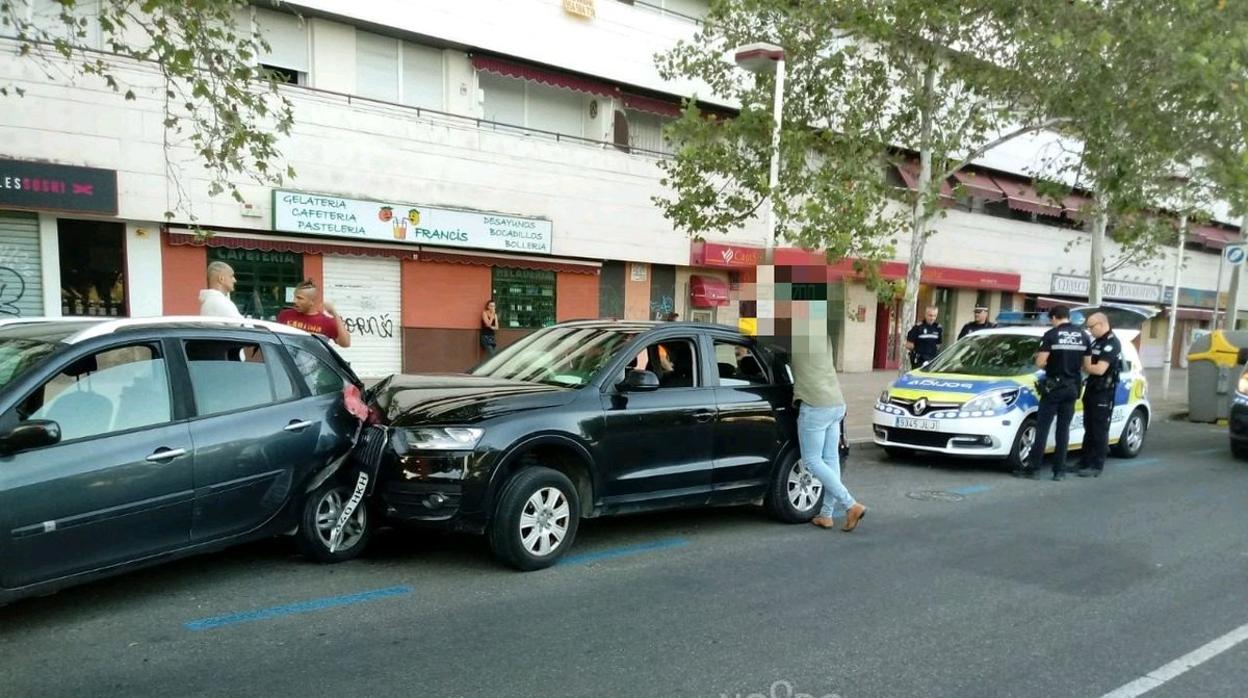Coches accidentados en la avenida Concejal Jiménez Becerril