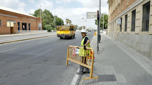 El puente de las Delicias reabrirá al tráfico horas antes del derbi Betis-Sevilla