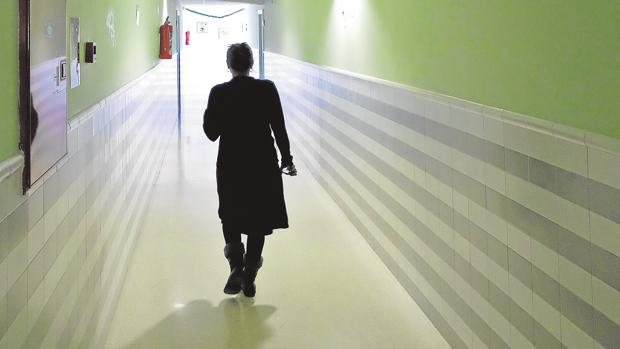 El PP pide reducir un 50% las plazas del albergue de la Macarena