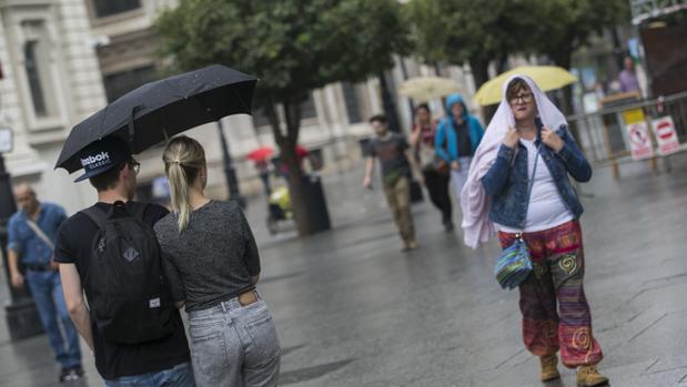 Tiempo en Sevilla: días de calor y noches de lluvia hasta el miércoles