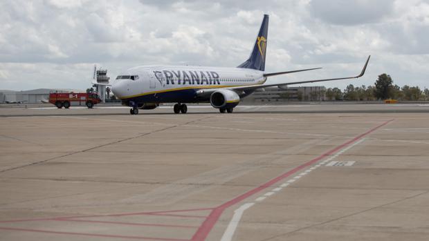 Ryanair cancela doce vuelos en Sevilla por la huelga de tripulantes de cabina