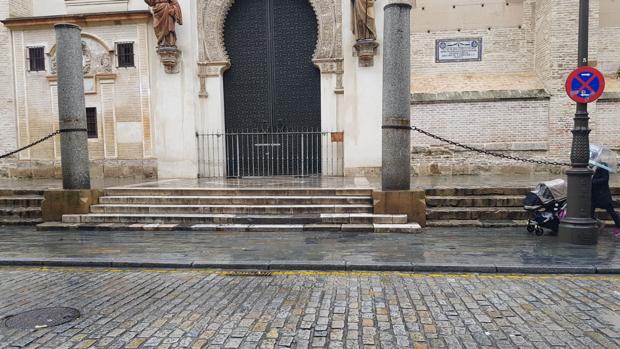 Sevilla pierde un color especial: del adoquín de Gerena al de Quintana de la Serena