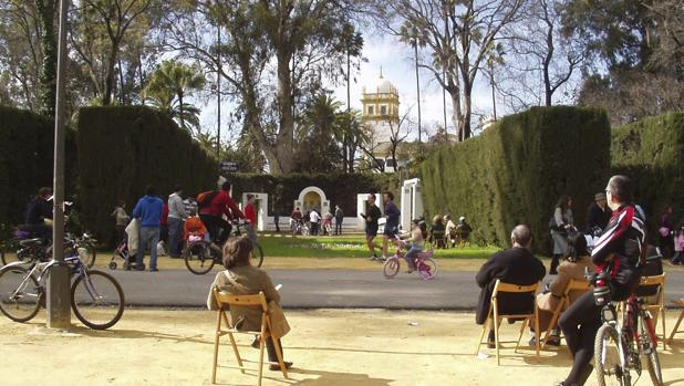 Abren de nuevo los parques en Sevilla tras las lluvias de madrugada