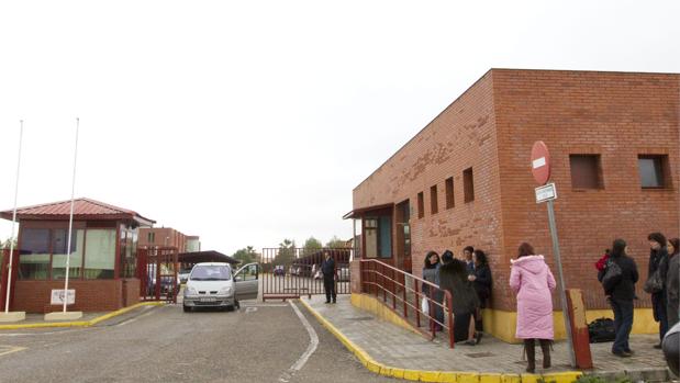 Un preso pasa seis horas desaparecido dentro de la cárcel de Sevilla I tras intentar huir