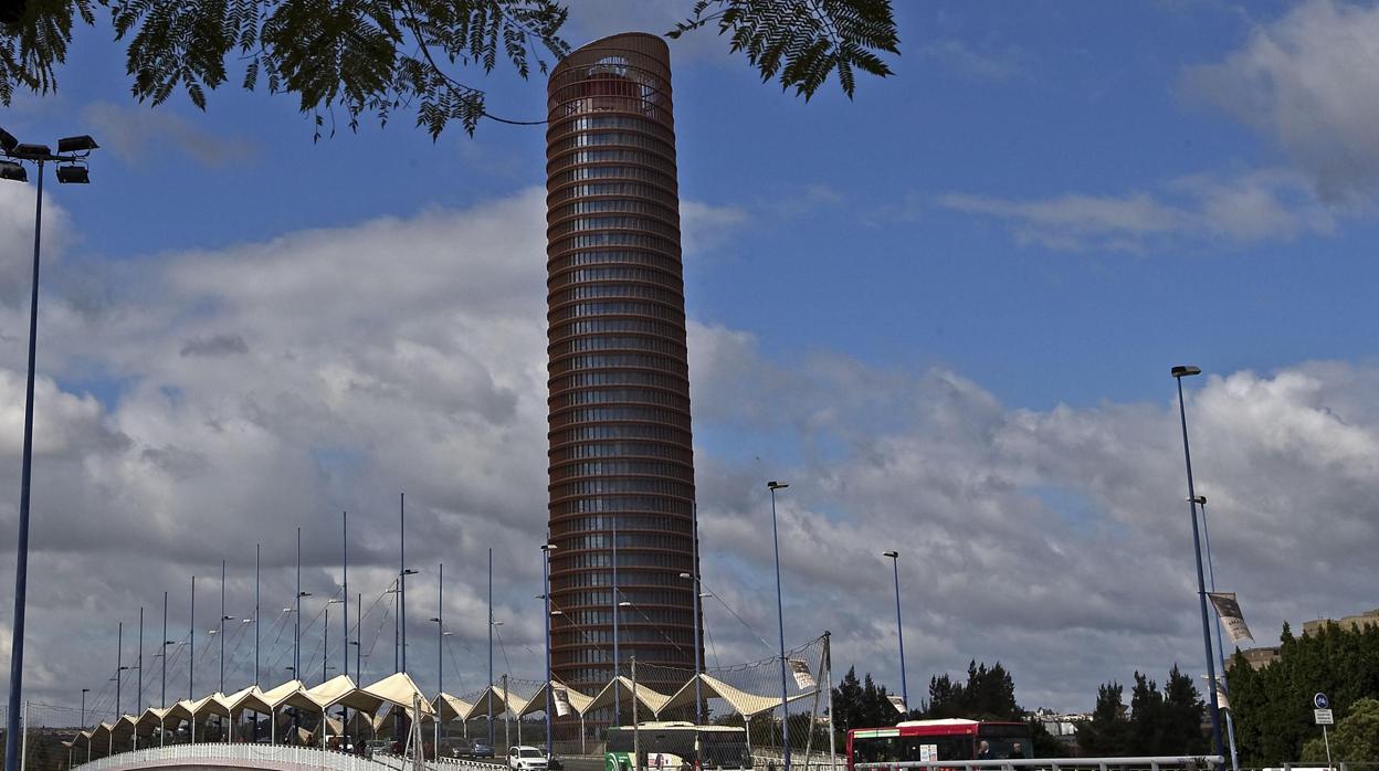 -El complejo comercial, empresarial y cultural Torre Sevilla