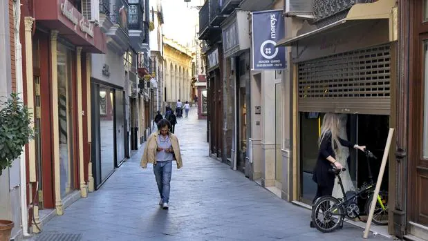 El comercio del Centro de Sevilla exige mejor transporte y parkings para competir con los «gigantes»