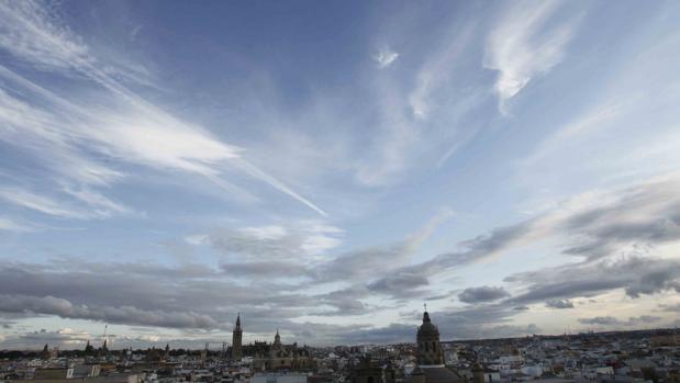 El tiempo en Sevilla: las lluvias dan una tregua en el arranque de semana y suben las máximas