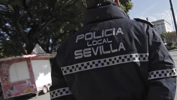 Arrestado un ciclista por robar el móvil a un peatón mediante un tirón