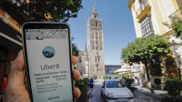 El Ayuntamiento de Sevilla prohíbe el acceso de Uber y Cabify al Centro saltándose su propia normativa