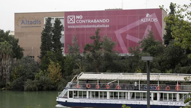 Altadis lanza en Sevilla un SOS para salvar del tabaco ilegal a la industria