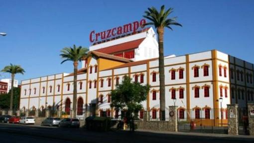 Sede de la cervecera Cruzcampo en la avenida de Andalucía