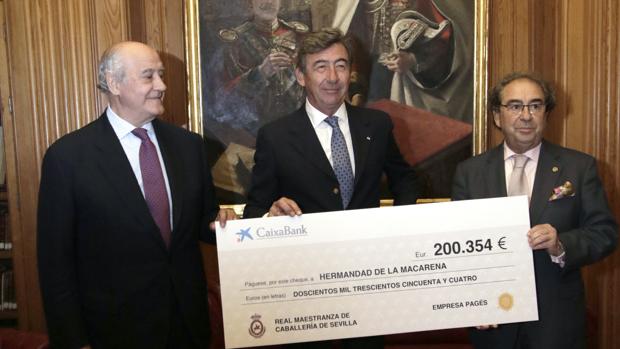 La Hermandad de la Macarena recibe más de 200.000 euros del festival benéfico en La Maestranza