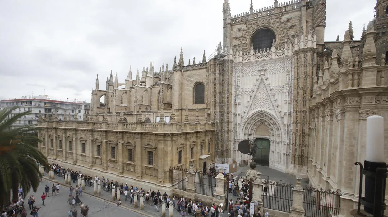La Catedral de Sevilla y la subida a la Giralda es una visita imprescindible en la ciudad